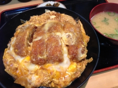 八州：カツ丼